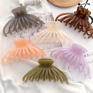 12cm Extra Large Claw Clips, Large Daisy Flower Shape Hair Claw Clip for Thick Hair, Strong Grip, Hair Accessories Gifts For Her UK