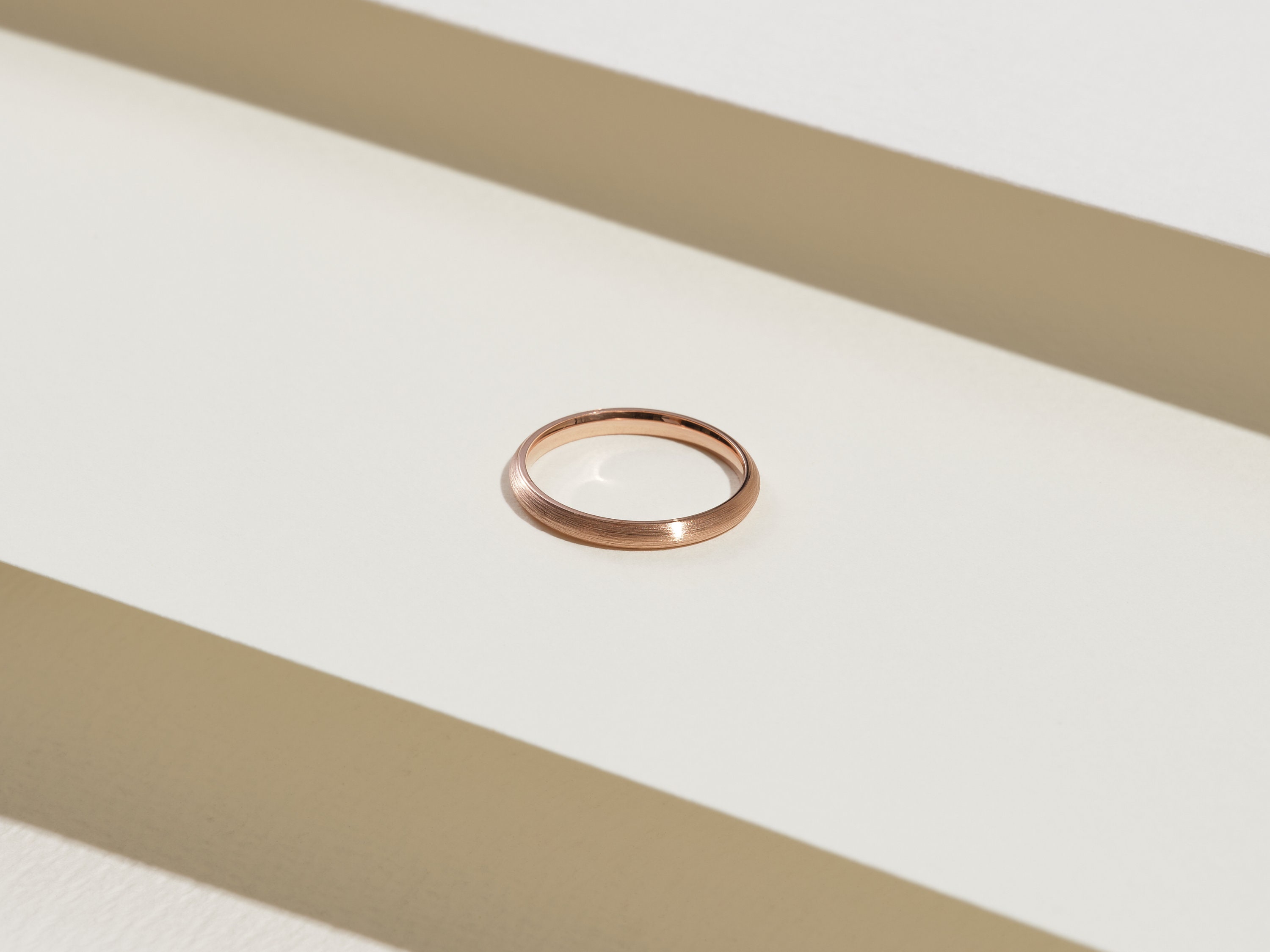 Alianza de boda abovedada de oro rosa macizo de 2 mm • CÚPULA • MATE •  Anillos de boda clásicos para hombres y mujeres • Anillo de boda simple y  sencillo - Etsy México, image size:3000x2250