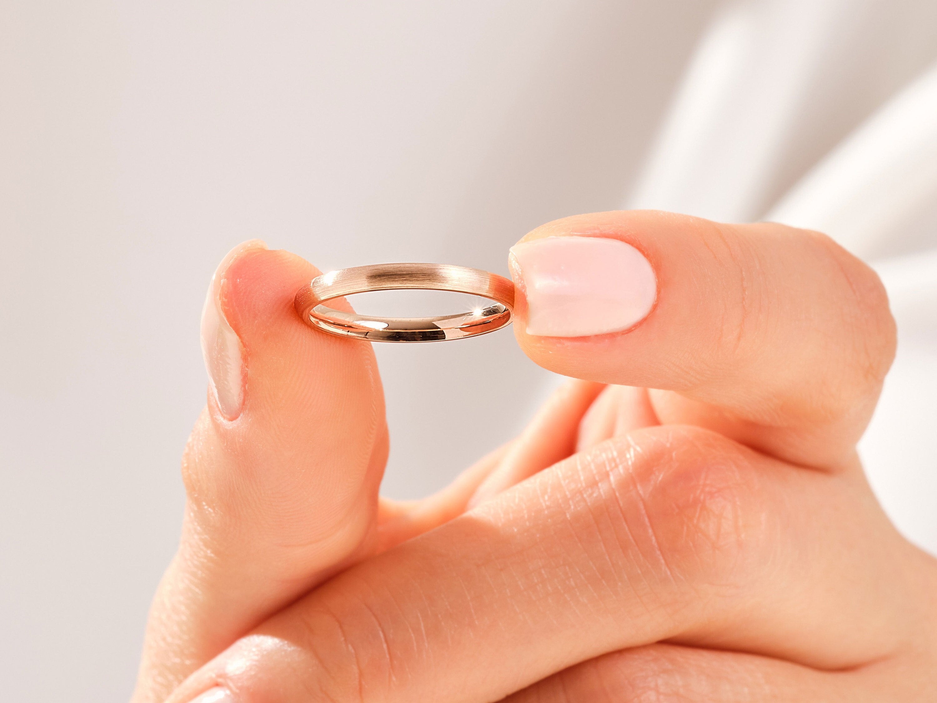 Alianza de boda abovedada de oro rosa macizo de 2 mm • CÚPULA • MATE •  Anillos de boda clásicos para hombres y mujeres • Anillo de boda simple y  sencillo - Etsy México, image size:3000x2250