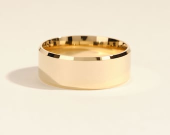 8mm Massiver Gold Ehering • POLIERT • ABGEFASST • 10k, 14k, 18k Gold Ehering für Männer • Abgeschrägter Zigarren Gold Ring für Sie und Ihn