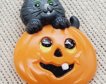 Vtg 1.5" Russ Gray Cat on Jack O Lantern Halloween Brooch pin