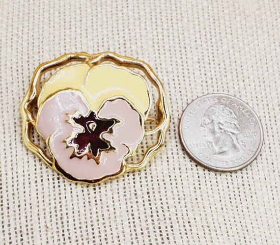 Vintage Unsigned Avon Full bloom Enamel Pansy Brooch 1.5" x 1.62"