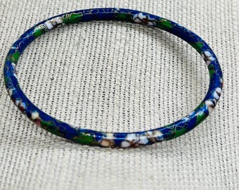Vtg 4.5"x .16" Blue, White Green & Gold Chinese Cloisonne Enamel Bracelet Bangle