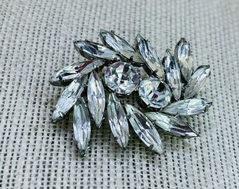 Beautiful Vintage 1.75" x 1.5" Clear faceted Rhinestone Brooch