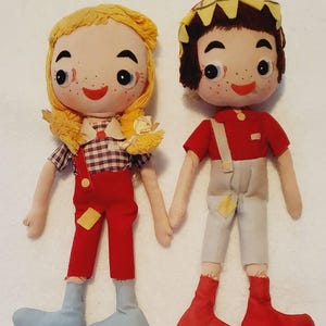 Vintage lappenpoppen - jongen met bruin haar en meisje met blond haar 13&quot; zwarte ogen