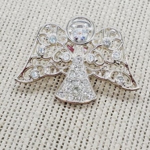 Silvertone Filigree Angle Lapel Pin Brooch 1.5&quot; x 1&quot;