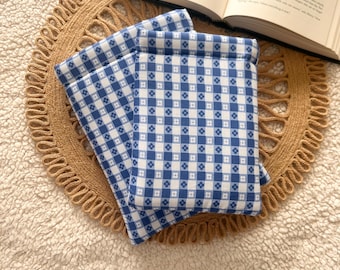 blue picnic floral book sleeve | kindle sleeve | book sleeve | blue flowers