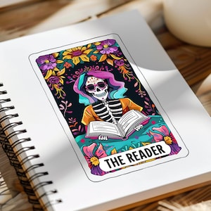 Der Leser Tarot Karte PNG Buchliebhaber Booktrovert Totenkopf Tarot T-Shirt Tasse PNG Datei Lesen Skelett Sublimation Design Digitaler Download