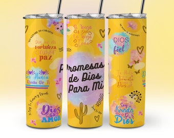 Può includere: Tre bicchieri in acciaio inossidabile gialli con disegni colorati e citazioni ispiratrici in spagnolo. I bicchieri presentano farfalle, cuori, cactus e fiori. Le citazioni includono "Dios me da Fortaleza Amor Paz", "Promesas de Dios Para Mi" e "Dios es fiel".