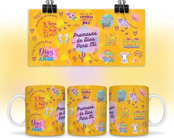 Può includere: Una tazza gialla con un design colorato che presenta le parole "Dios es Amor" e "Promesas de Dios para mi". Il design include anche cuori, farfalle, cactus e un agnello.