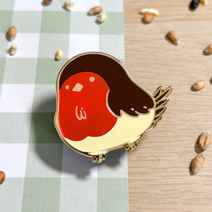 Robin Redbreast Enamel Pin: British Bird, Gold Plated (1.5 inch)