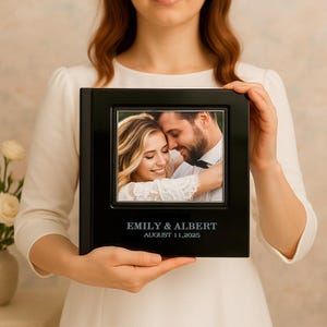 Lay Flat Wedding Photo Album: Personalized Keepsake Gift