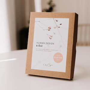 Conjunto de cartas de design humano e óleos essenciais