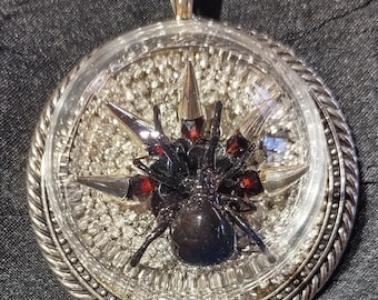 Echte Schwarze Witwe Spinne Anhänger Halskette Klare Kristall Spirale Kette NightFire Kristall Spikes Einzigartige Statement Schmuck