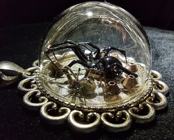 PARTY DISCOUNT Spinnenkette – Schwarze Witwe Als Halskette Für Halloween & Gothic-Partys