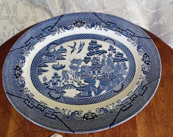 Blue Willow By Churchhill- England. Excellent Condition -Platter, Dinner Plates, Bowls, Serving bowls. Choice