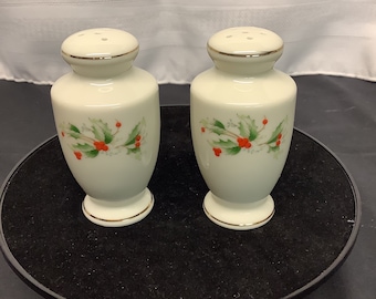 Holly Berry Salt and Pepper Shaker Set - Made in Japan