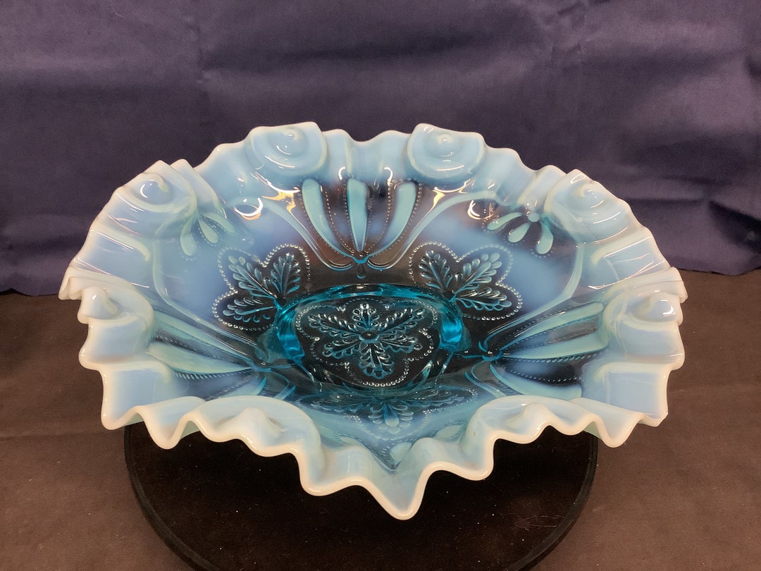 Vintage Jefferson Blue Opalescent Bowl. 