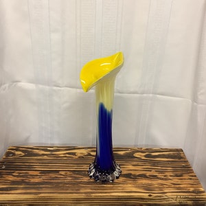 Vintage Vase Murano Style.  Handblown Multicolored Swung Art Glass Vase. "Jack in the Pulpit Vase" Yellow,Blue, and White Calla Lily Vase.