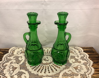 Vintage Emerald Gree WHEATON Bulls Eye Cruets. Set of 2.