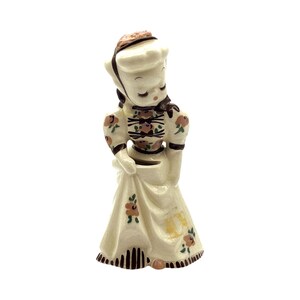 Delee Art - Daisey With Brown Hat  - Hand Decorated - Vintage - 7.5&quot;