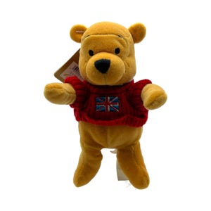 Disney Store - United Kingdom Flag Pooh Bean Bag Plush - Vintage - 7&quot;