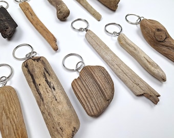 Drifftwood keychain, handmade natural product, driftwood key ring, Treibholz Schlüsselanhänger, gift for nature lovers