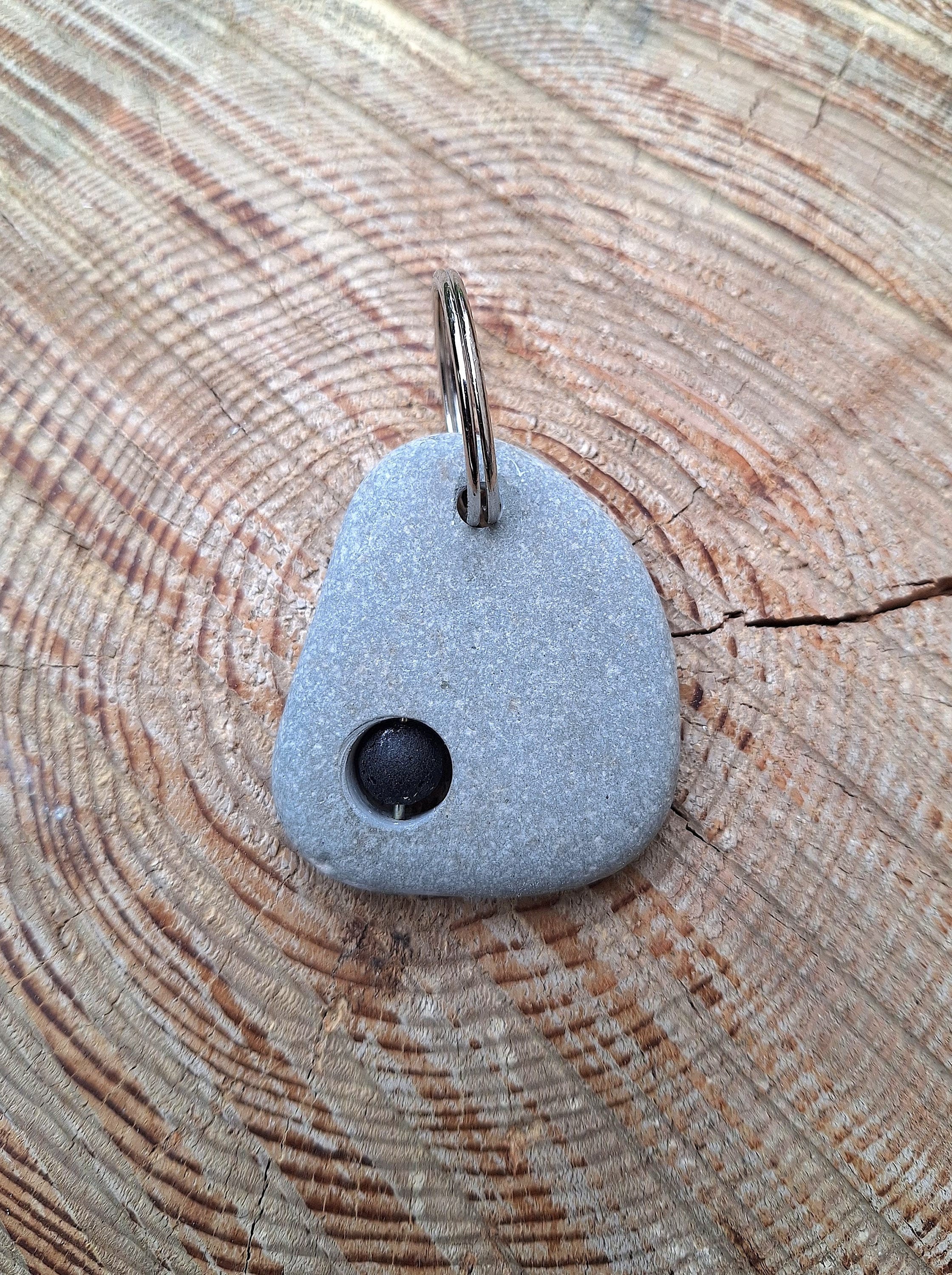 Keychain Pebble and Volcanic Charcoal Keychain Gift - Natural Rock With ...