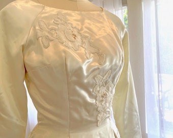 SALE!! NOW 132.00! 20 Percent off! Glorious 1950's Buttercream Liquid Silk Satin Wedding Gown ~ Sz 2-4 Classic Vintage, Exquisite back!