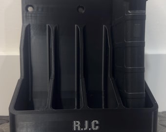 Uchwyt ścienny na magazynek do AR-15 | Drukowany w 3D uchwyt na magazynek do karabinu | Stojak do przechowywania PMAG | Organizer do pomieszczenia z bronią | Taktyczny stojak do przechowywania w sejfie