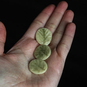 Handmade Glow in the Dark Leaf Stepping Stones – Fairy Garden DIY Kit - Glowing Fairy Garden Decor - Leaf Mossy Stones