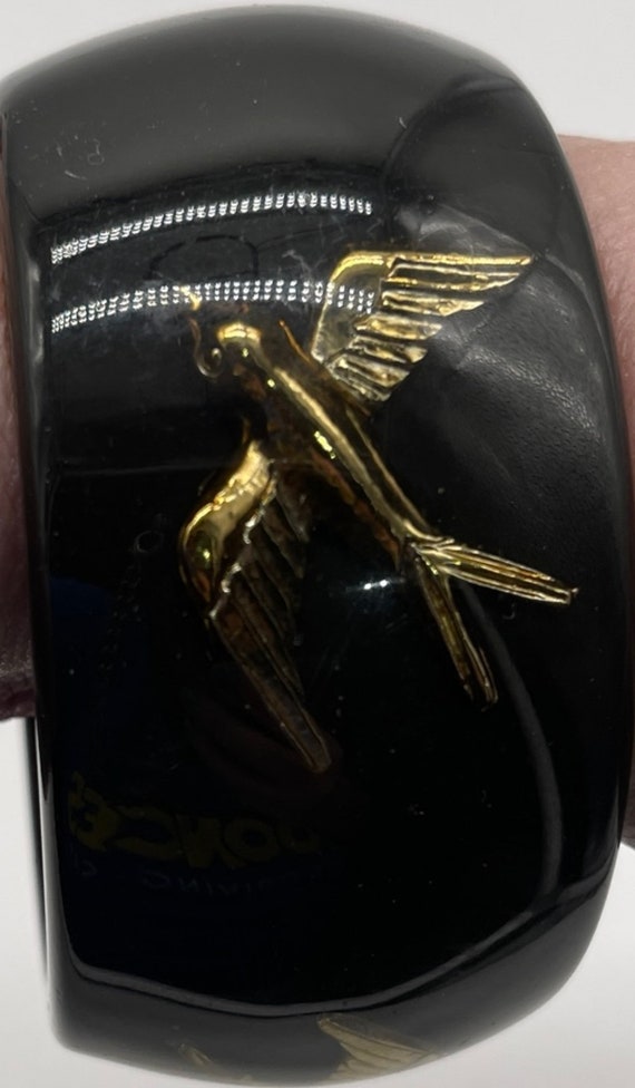 Vintage Lucite Bangle Black & Gold Gilt Birds In … - image 4