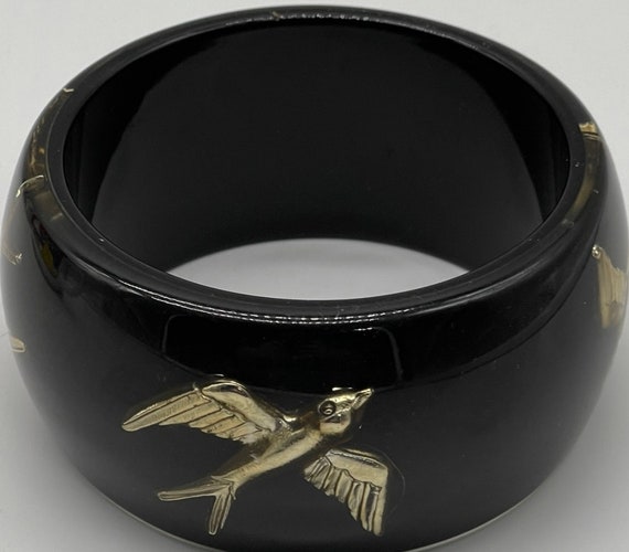Vintage Lucite Bangle Black & Gold Gilt Birds In … - image 3