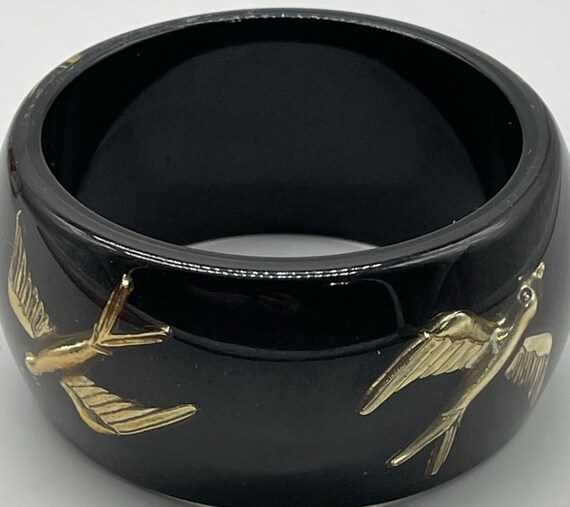 Vintage Lucite Bangle Black & Gold Gilt Birds In … - image 10