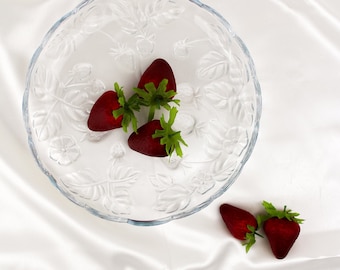 Embossed Strawberry Glass Dish, Scalloped Edge (8.75 inch)
