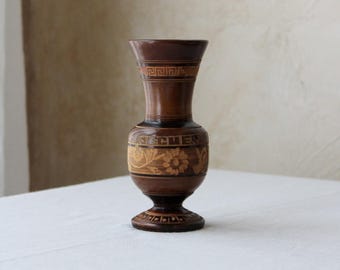 Jarrón vintage de madera tallada a mano
