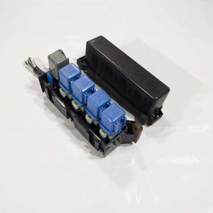 94 95 96 97 94-97 1994-1997 Nissan Truck D21 Fuse Box Under Hood 2.4 4x2 Automatic Transmission 7124-2640OEM