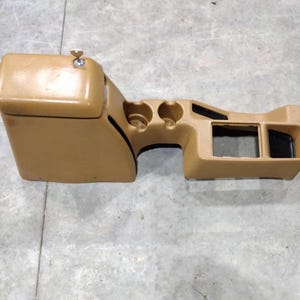 97-06 1997-2006 Jeep TJ Wrangler Tapa de almacenamiento de monedas de una pieza para consola central completa, color marrón claro (OEM)
