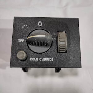 95-98 99 Chevy Gmc Silverado Truck Headlight Lamp Switch OEM GM 15741153 OEM