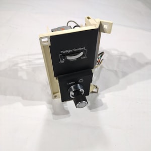 87-93 Cadillac Deville Twilight Head Light Switch Control Knob Dimmer 16501334 OEM