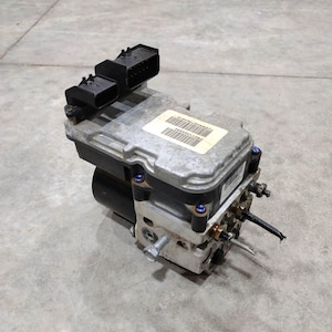 2003 03 Dodge Ram 1500 ABS Anti-Lock Brake Pump P52110033AE OEM