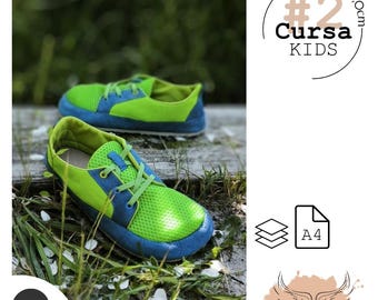 May include: A pair of bright lime green and blue sneakers with mesh panels and matching laces. The text #2 Cursa KIDS ISL 19.0-23.0cm is visible. The shoes feature a low-top design with a rounded toe and a flexible sole, presented with an A4 icon.