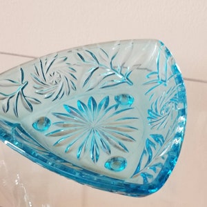 4- VINTAGE 1970&#39;s Hazel Atlas Pinwheel Star Capri Blue Glass Triangular Candy Dish Bowl set