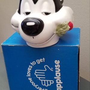 Pepe Le Pew and Penelope Piano Cookie Jar BNIB Made in China