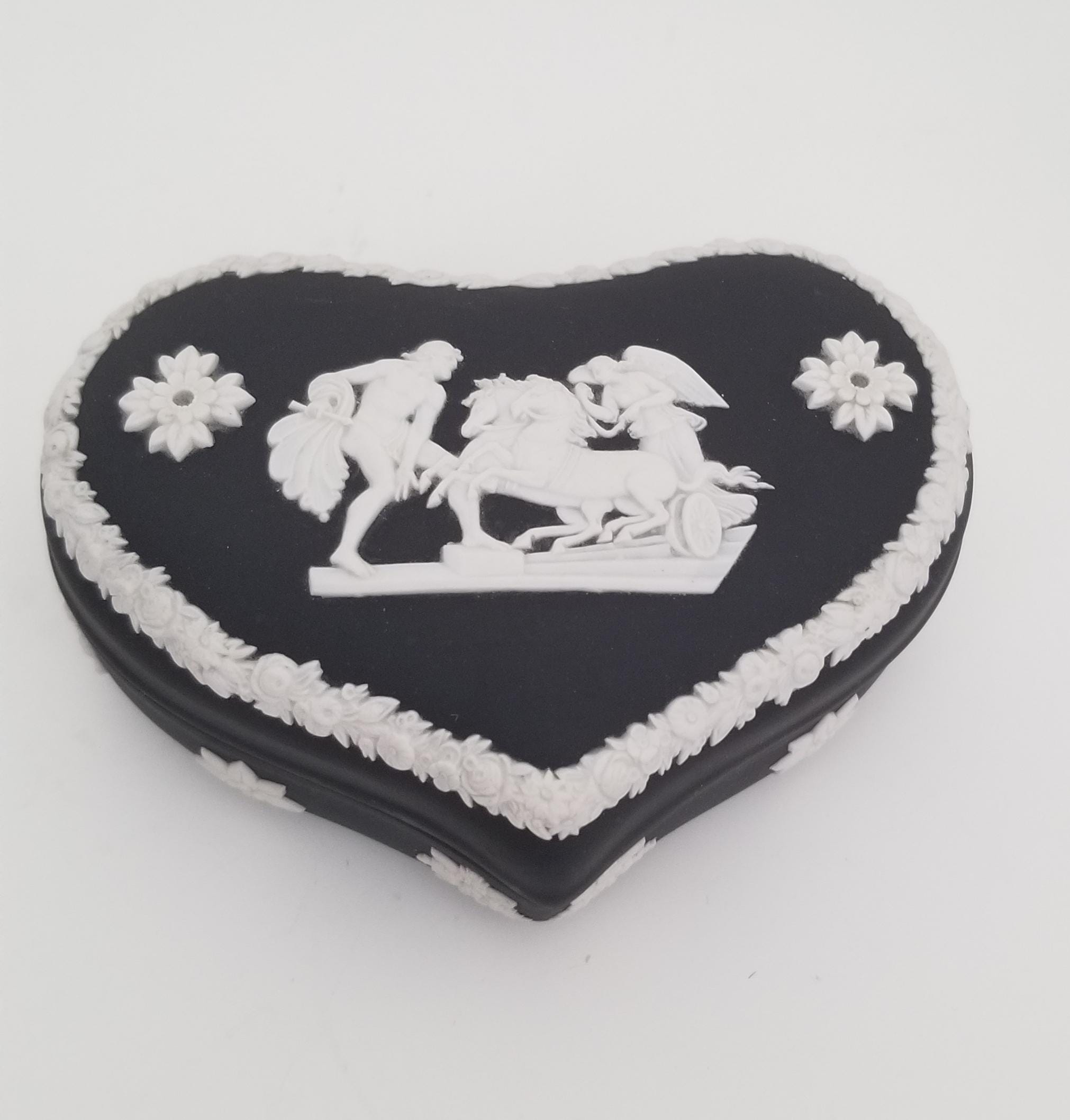 ヴィンテージ ウェッジウッド ブラック ジャスパーウェア ジュエリー