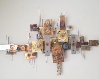 Tapeçaria de parede vintage MCM brutalista artesanal em ótimo estado, estilo Curtis Jeré.