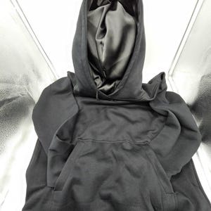 Schwarz Satin Hoodie,Schwarze unisex Kapuzenpullover,dicke warme hoody,satin Kapuzen Sweatshirt. image 9