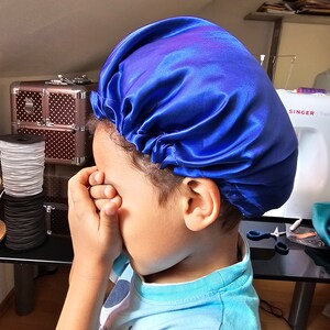 Kinder Satinhaube zum Schlafen. Dunkel/Hellblau Schlafhaube Seide Locken Schlafmütze Kind Nachthaube Mädchen Geschenk für sie Satin bonnet Bild 3