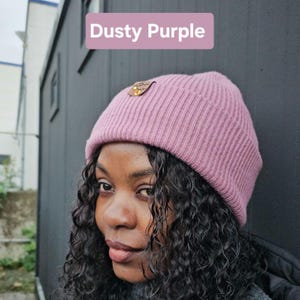Satin gefütterte Mütze,Wintermützen für Männer,Frauen,Papa Mama Geburtstaggeschenk,satingefütterte Mützen,Beanie mit breitem Umschlag, Dusty Purple