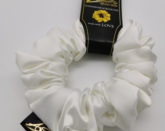 Satin Scrunchie Creme, Frauen Haare Accessoires,Brautjungfern  Hochzeit Accessoires.Luxurious satin Haarband,Kinder Erwachsene Haargummis